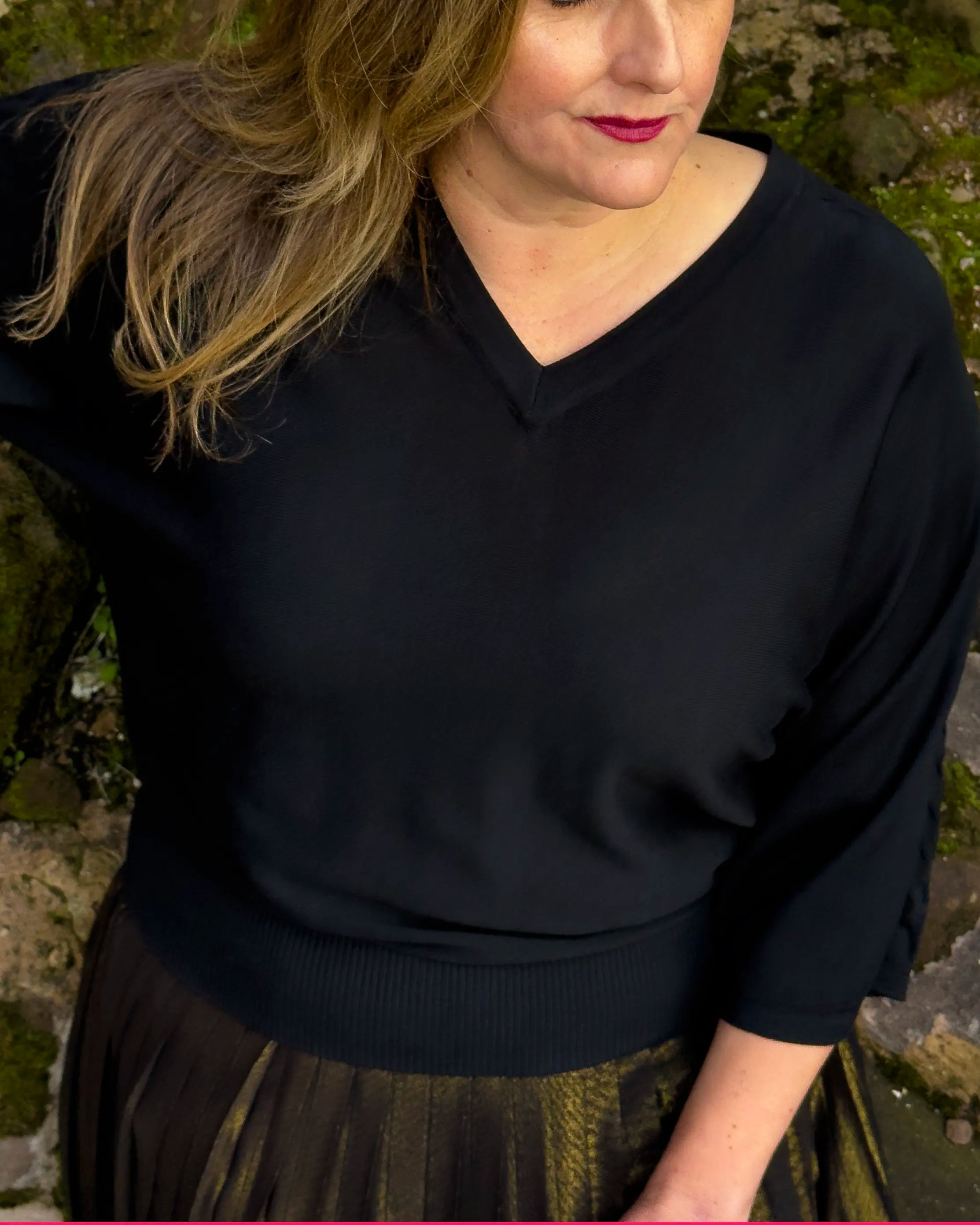 Harper Fine Knit V-neck Top - Black