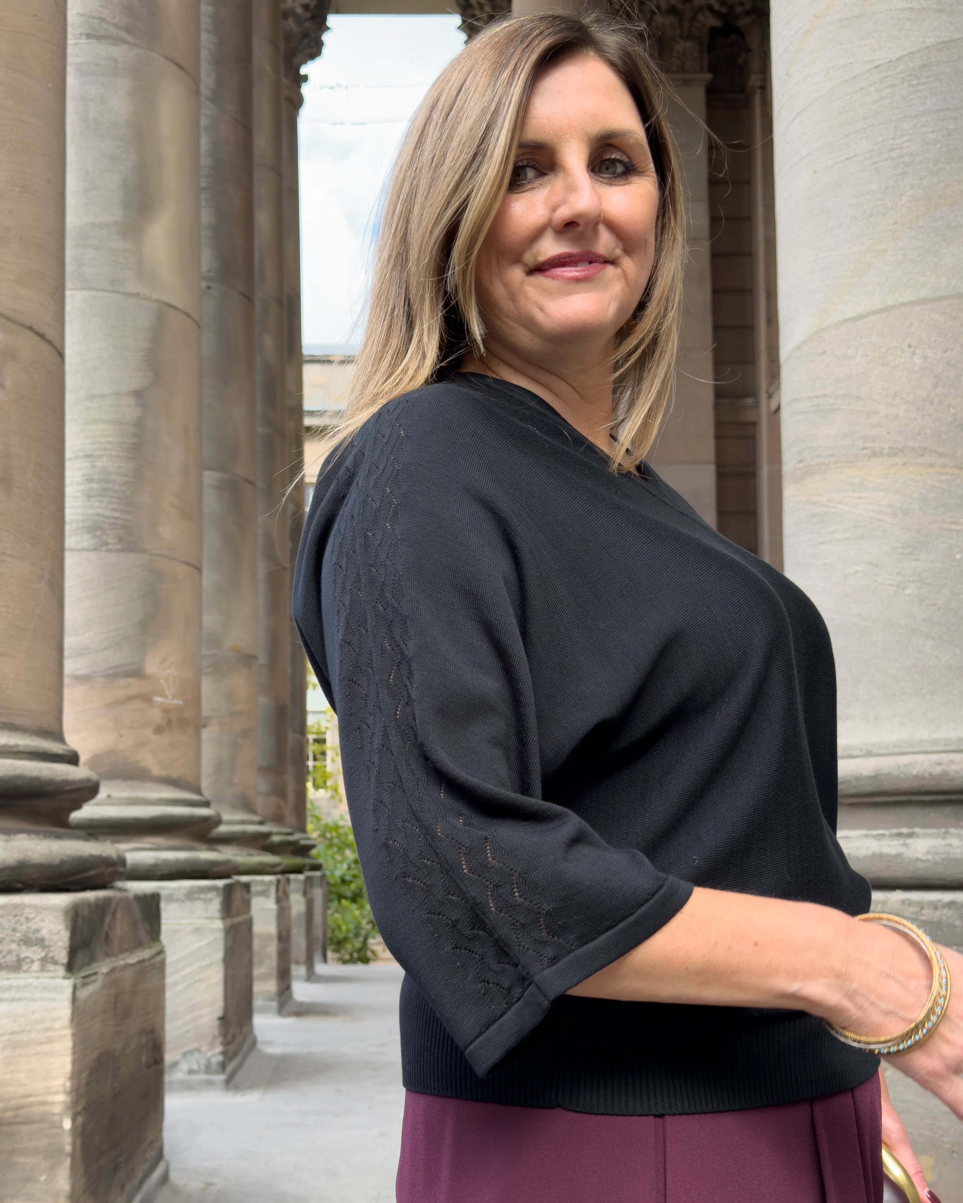 Harper Fine Knit V-neck Top - Black