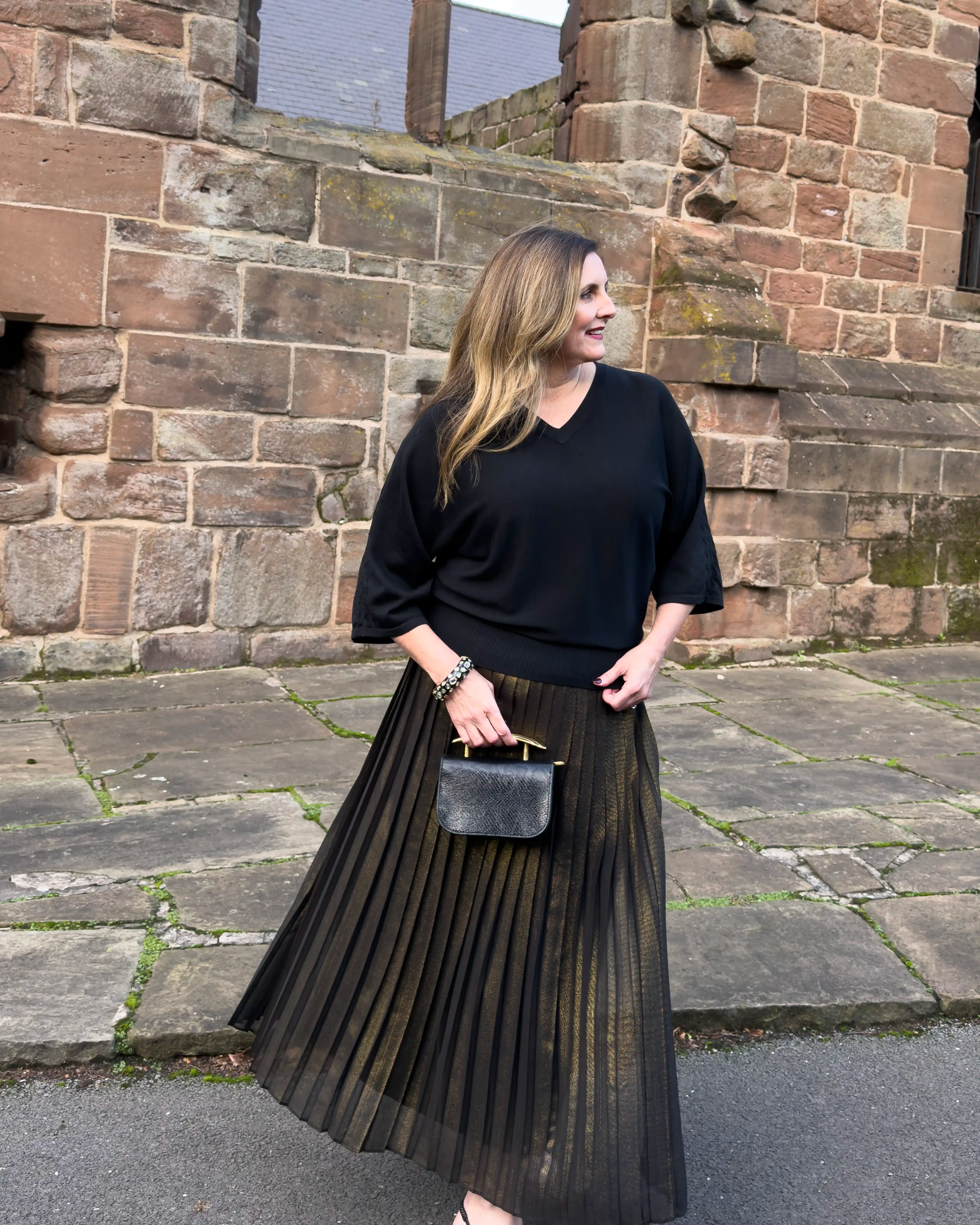 Harper Fine Knit V-neck Top - Black