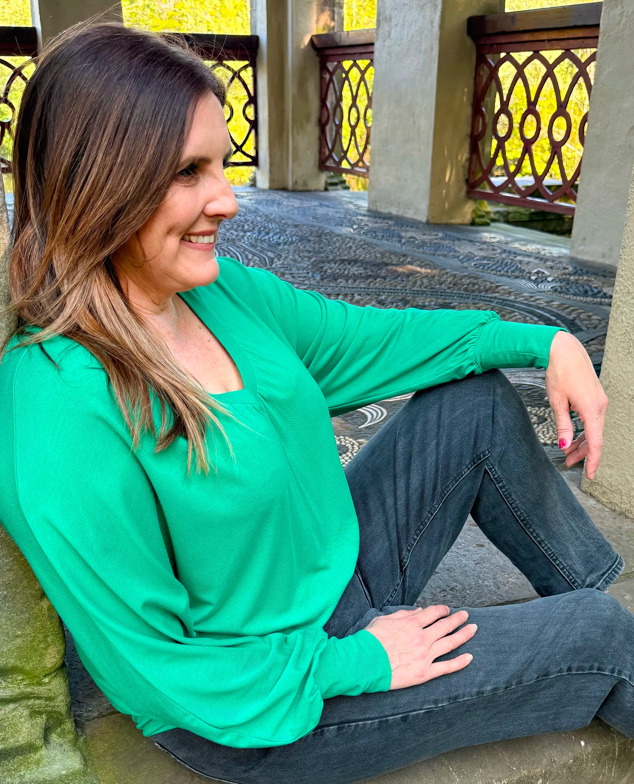 Vivienne Ruched Batwing V Neck - Emerald