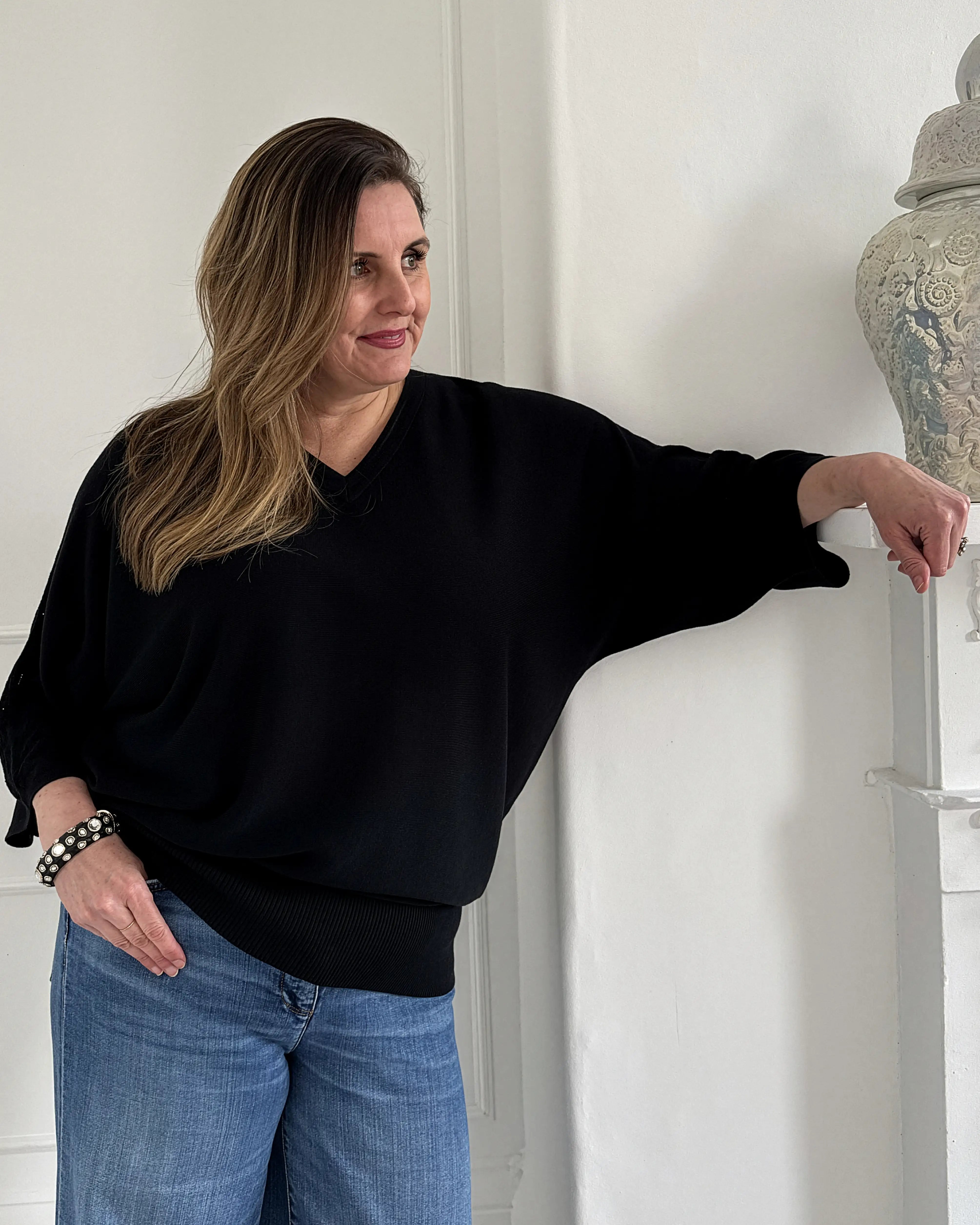 Harper Fine Knit V-neck Top - Black