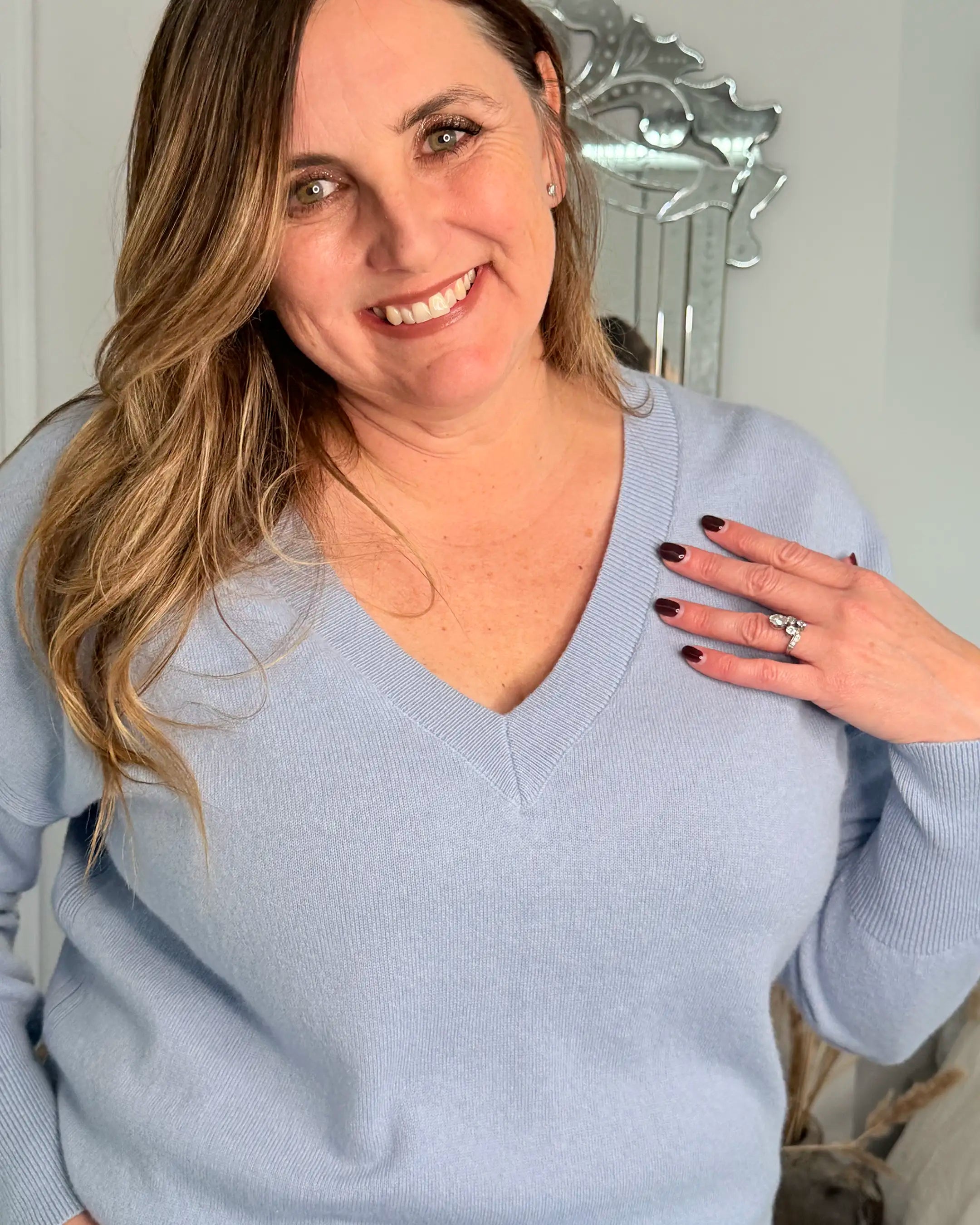 Helena V-neck Merino Wool And Cashmere Knit - Ocean